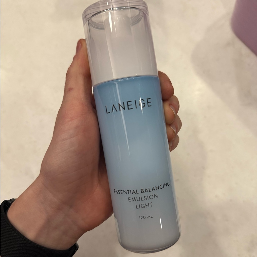 LANEIGE Essential Balancing Emulsion Light - Soft Blue